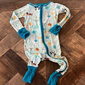 Little Sleepies Zippy. 12-18m Party Animals.